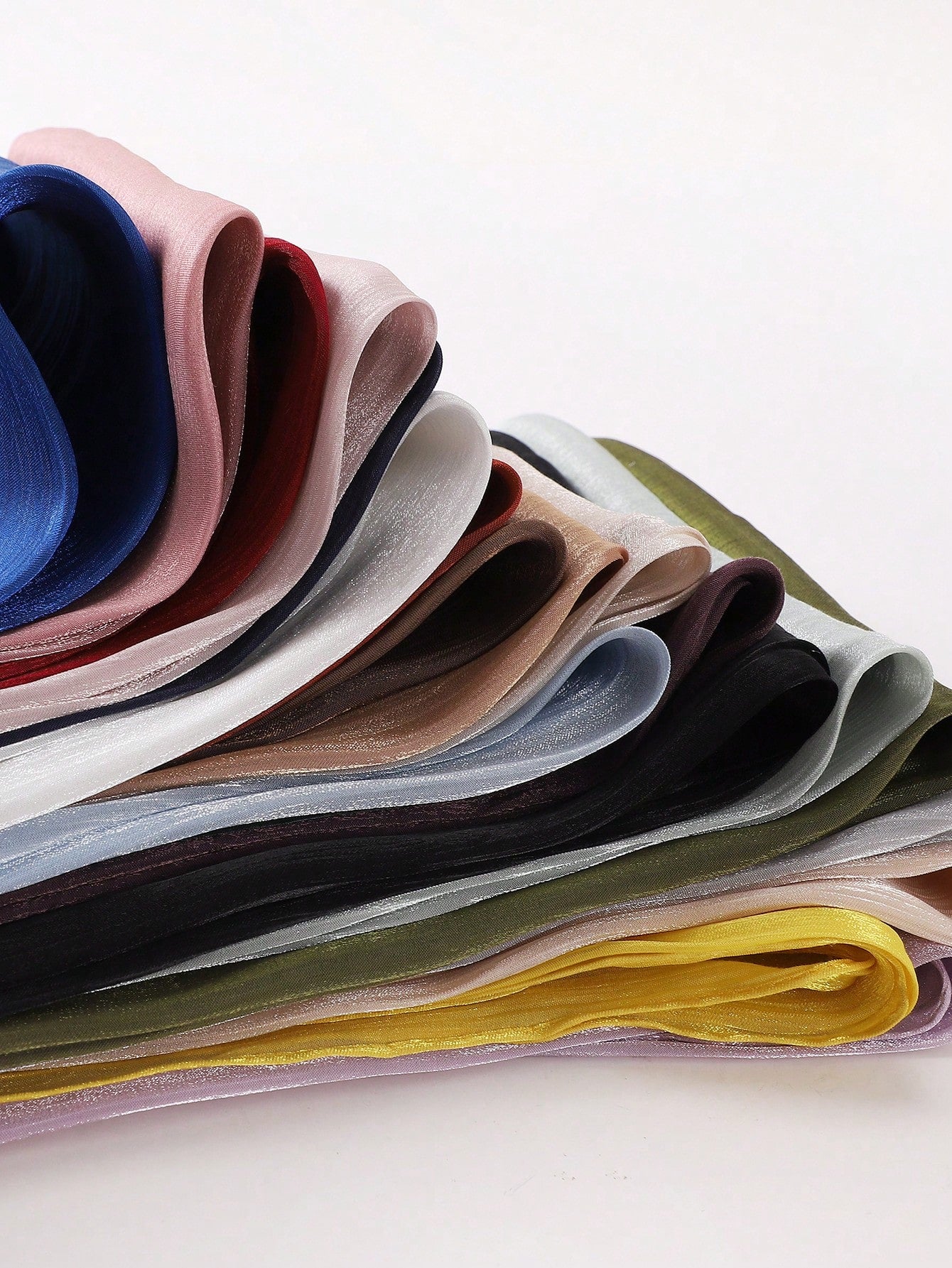 Hijab Mazana Premium Crepe Crinkle Satin